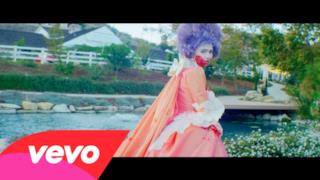 Grimes - Flesh without Blood (Video ufficiale e testo)
