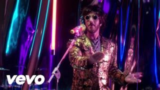 Max Gazzè - Ti Sembra Normale (Video ufficiale e testo)