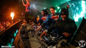 Superheroes LIVE @ Super You&Me Stage, Tomorrowland, Brasil 2015