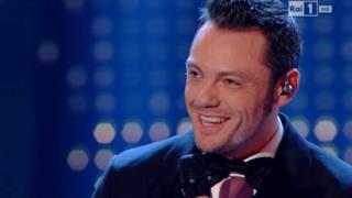 Tiziano Ferro è il primo ospite a Sanremo 2015 (video)