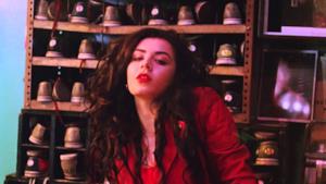 Charli XCX - Breaking Up (Video ufficiale e testo)