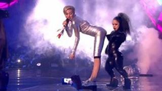 Miley Cyrus: twerking con nana agli MTV EMA 2013