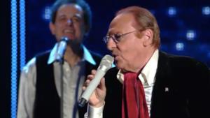 Renzo Arbore canta Ma la notte no a Sanremo 2014