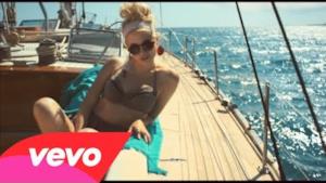 Pixie Lott - Lay Me Down (Video ufficiale e testo)