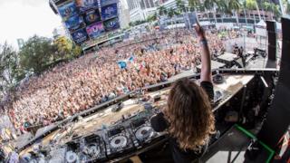 Tommy Trash - Live at Ultra Music Festival 2015