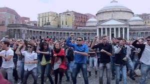 Gangnam Style - Flash mob Napoli [VIDEO]