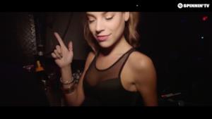 Eva Shaw - Space Jungle (Showtek Edit) (video ufficiale e testo)