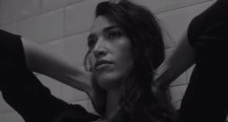 Nina Zilli sensualissima e malinconica nel video ufficiale di Sola