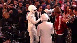 Daft Punk ricevono il premio per l'album dell'anno ai Grammy 2014