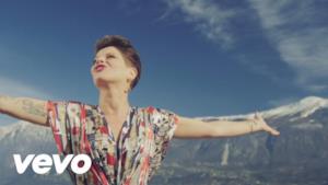 Alessandra Amoroso - Comunque andare (Video ufficiale e testo)