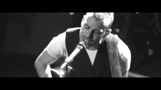 Asaf Avidan - Reckoning Song/One Day live [VIDEO]