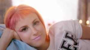 Paramore - Still Into You (Video ufficiale, testo e traduzione)