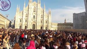 Flash Mob LMFAO a Milano - Party Rock Anthem [Video]