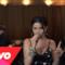 Selena Gomez & The Scene - Round & Round (video ufficiale e testo) 
