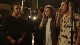Band Aid 30 - Do They Know It's Christmas? (2014) (Video ufficiale e testo)
