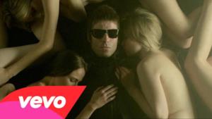 Beady Eye - Shine A Light - Video ufficiale, testo e traduzione