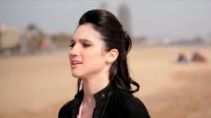 Lodovica Comello - Otro Día Más (video ufficiale, testo e traduzione)