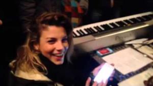 Edicola Fiore: Emma Marrone canta l'Italicum