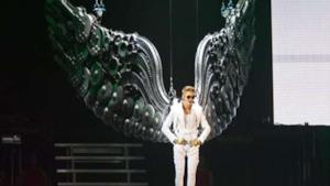 Justin Bieber - All Around The World (concerto a Manchester 2013)