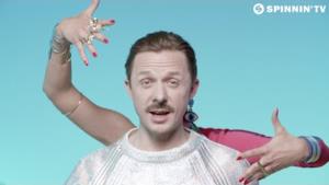 Martin Solveig - Intoxicated (Video ufficiale e testo)