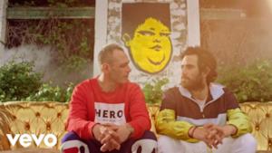 Fabri Fibra - Pamplona (feat. Thegiornalisti) (Video ufficiale e testo)