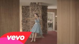 She & Him - Stay Awhile (Video ufficiale e testo)