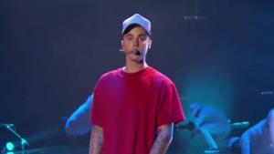 Justin Bieber agli EMA 2015 canta What Do You Mean? (VIDEO)