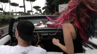 E già mi sento in vacanza è il nuovo video di Claudia Megrè con Clementino