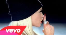 Gwen Stefani - Hollaback Girl (Video ufficiale e testo)