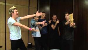 One Direction incontrano le fan [VIDEO]