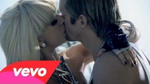 Lady Gaga - Paparazzi (Video ufficiale e testo)