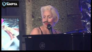 Lady Gaga canta Gypsy a Berlino (testo, traduzione, lyrics)