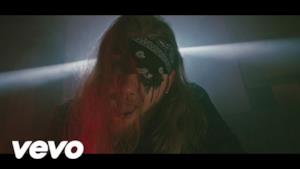 Nitro - VLLBLVCK (feat. Jack The Smoker & Izi) (Video ufficiale e testo)