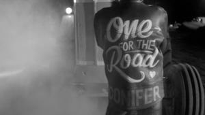 Arctic Monkeys - One For The Road (Video ufficiale, testo e traduzione lyrics)