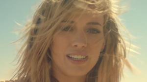 Hilary Duff - Chasing The Sun (video ufficiale e testo)