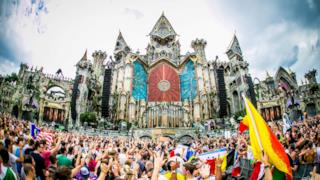 Tomorrowland 2015 in Live Streaming