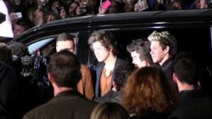 L'arrivo dei One Direction al NRJ Music Awards 2013