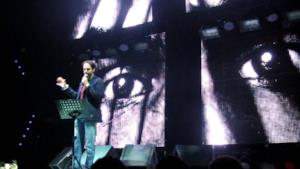 ► Neri Marcorè al live dei Negramaro - Le Lucciole (live 2011 Pesaro)