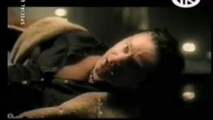 U2 - Stuck In A Moment You Can't Get Out Of (Video ufficiale e testo) 