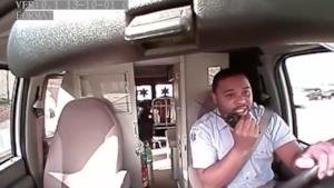 Paramedico balla Rihanna mentre guida l'ambulanza (video)