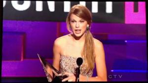 ► Taylor Swift - Best artist of the year @ American Music Awards 2011