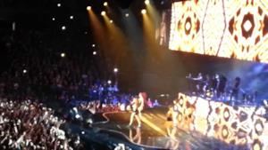 Beyoncé tour 2013 a Belgrado - Crazy In Love [VIDEO]