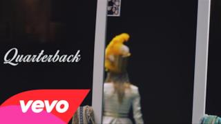 Kira Isabella - Quarterback (video ufficiale e testo)