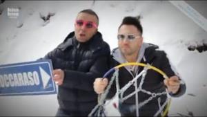 N'GOPP 'A NEVE - I Tappi & Luca Sepe (Traduzione testo)