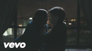 Dillon Francis - Coming Over (feat. James Hersey) (Video ufficiale e testo)