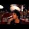 Green Day: Billie Joe spacca la chitarra sul palco dell'iHeart Radio 2012 [VIDEO]
