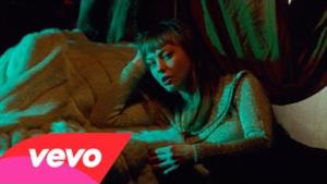 Angel Olsen - Hi-Five (Video ufficiale e testo)