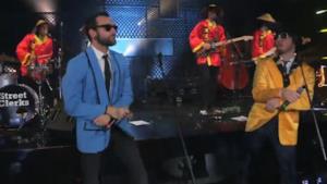 Marco Mengoni: L'Essenziale in versione Gangnam Style con Cattelan