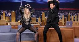 Madonna twerka col figlio Rocco e il dj Diplo da Jimmy Fallon (video)