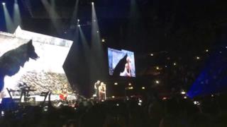 I Depeche Mode cantano Precious al concerto di Milano 2014